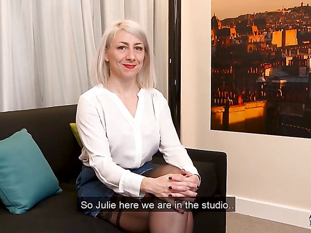 Julie Holly - French mature double fucked