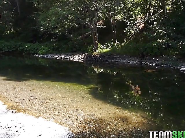 Outdoor POV bang by the river with teen Riley Star