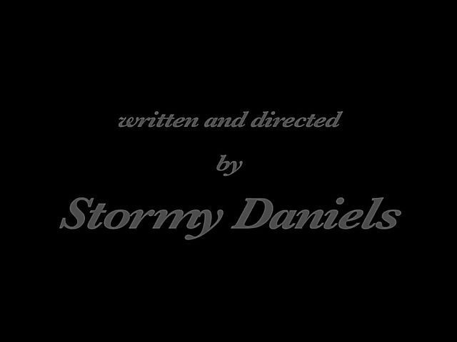 All natural brunette Gracie Glam gets horny in the evening