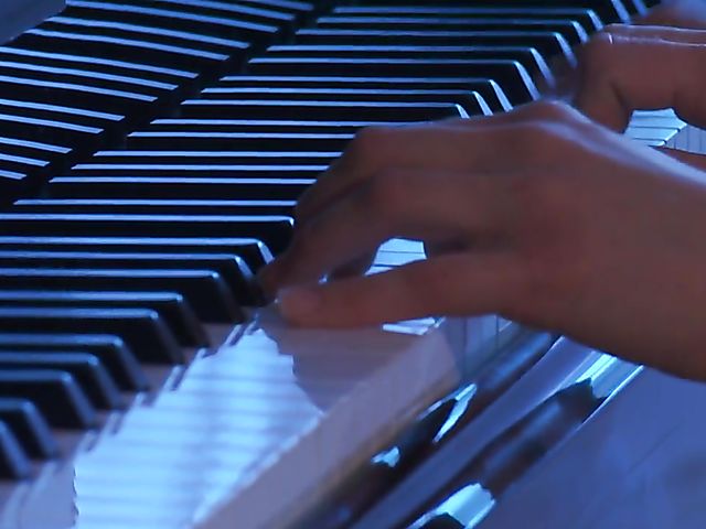 All natural brunette Gracie Glam gets horny in the evening