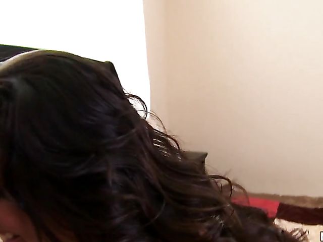 Nikki Brooks solo masturbation with three dildos