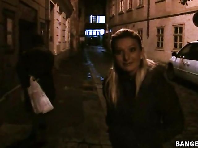 Euro couple Vanessa and Paul have hot sex in Prague 