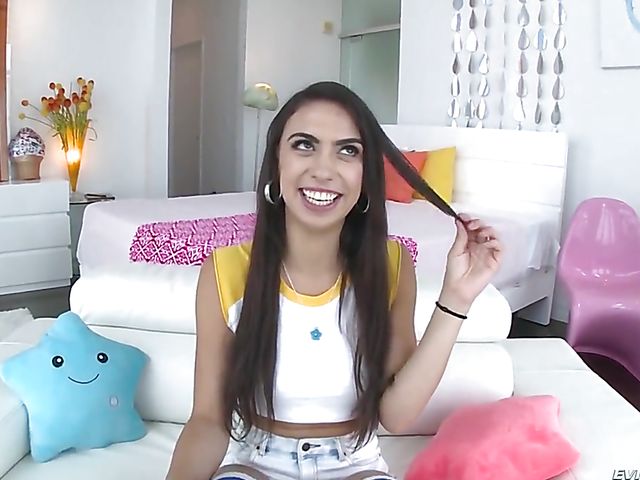 Anal fuck and deepthroat with young looking Taylor May