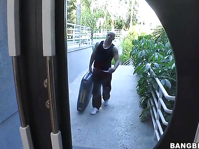 Busty massage with extremely hot Madison Ivy