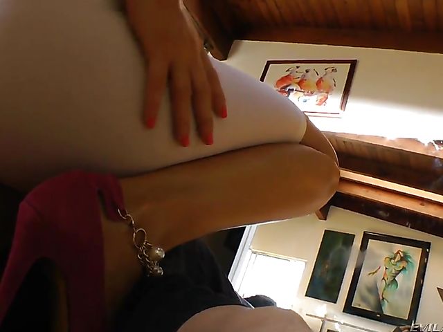 Tits and ass play with juicy Chanel Preston