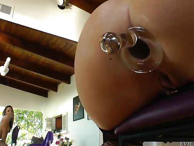 Tits and ass play with juicy Chanel Preston