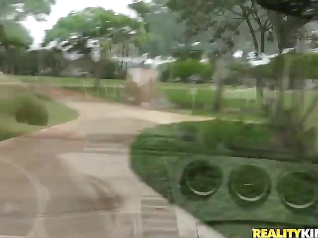 Blonde slut Lexi Jaxson is an easy one