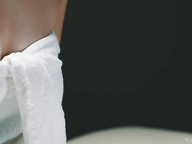 Perfect lesbian massage with Petra F and Sabrisse 