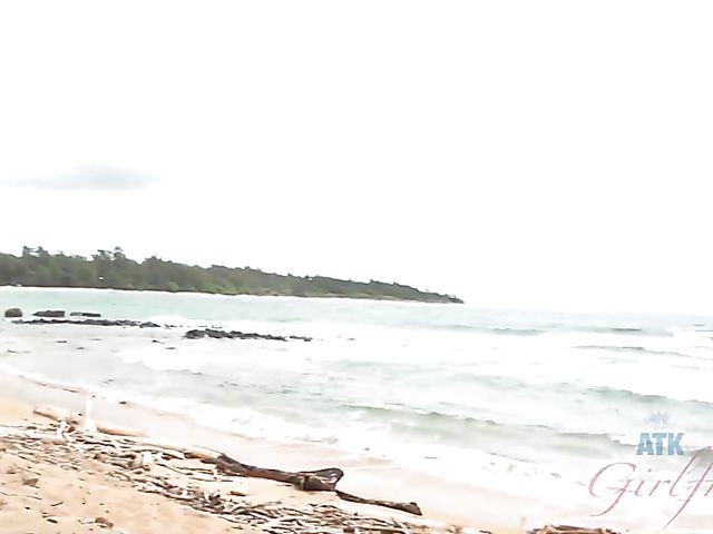 Car POV with wet girlfriend Hime Marie 