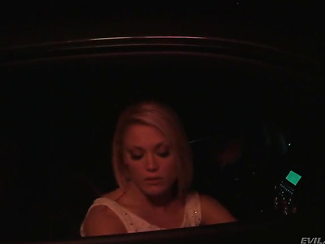 Dana Vespoli & Phoenix Marie - Lesbian ass fetish