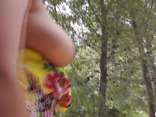 Outdoor sex with shaved Vietnamese girl Gia Lee