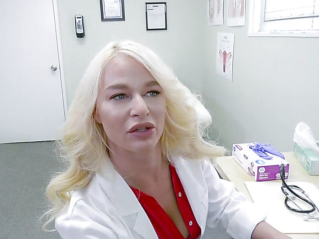 MILF doctor London River shows her juggs and plays with herself