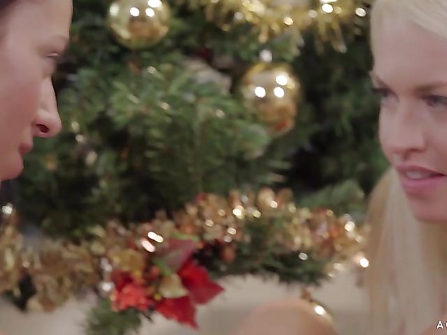 Christmas with passionate lesbians Bailey Ryder and Lena Love