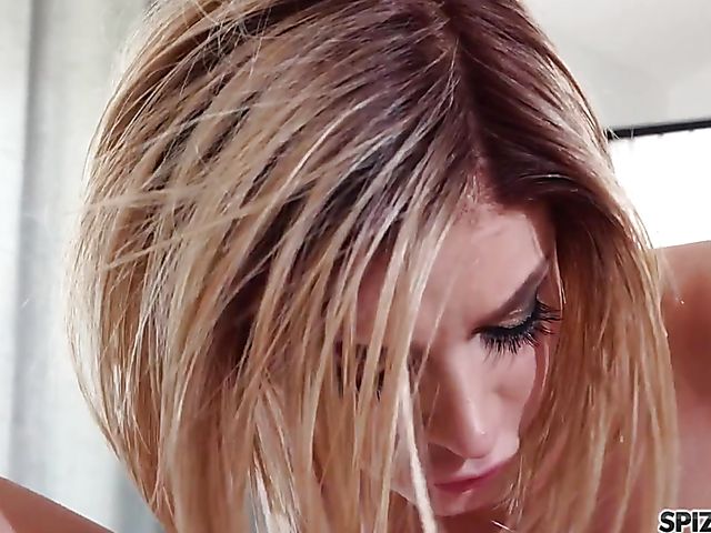 Horny lesbians Emma Hix and Karma Rx