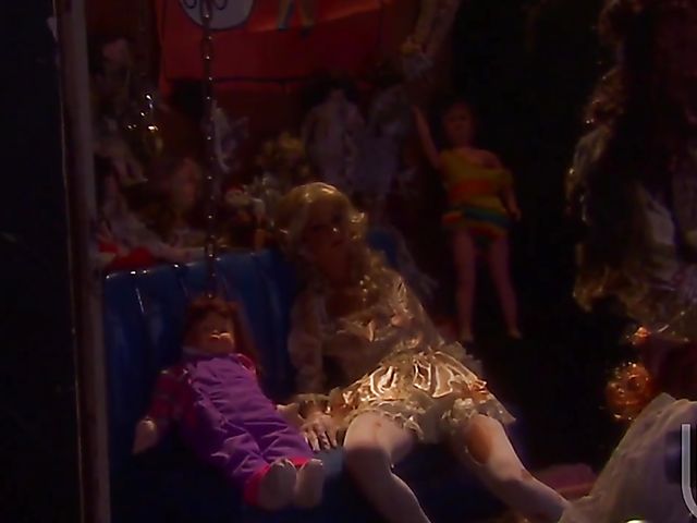 Kinky lesbian blondes Lexi Lamour and Sammie Rhodes play with dolls