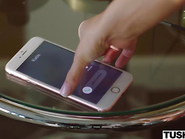 Cute anal girl Zoe Bloom gets her ass banged