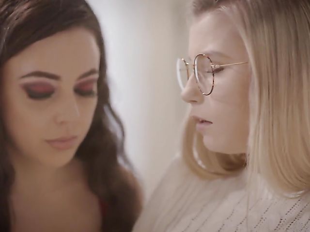 Threesome with nerdy teen Carolina Sweets