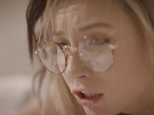 Threesome with nerdy teen Carolina Sweets