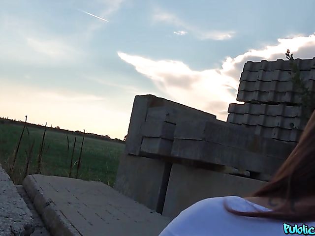 Public agent bangs young Nana Garnet outdoors