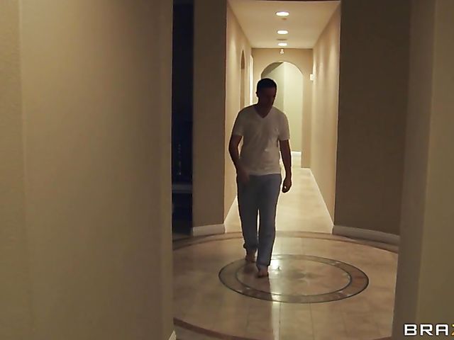 MILF threesome with sexy blondes Devon and Nikki Benz