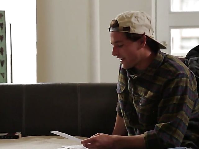 Beautiful MILF Jessica Drake fucks a boy on Christmas