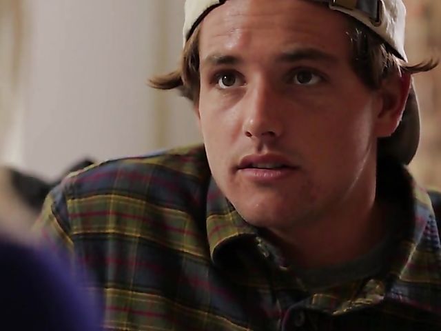 Beautiful MILF Jessica Drake fucks a boy on Christmas