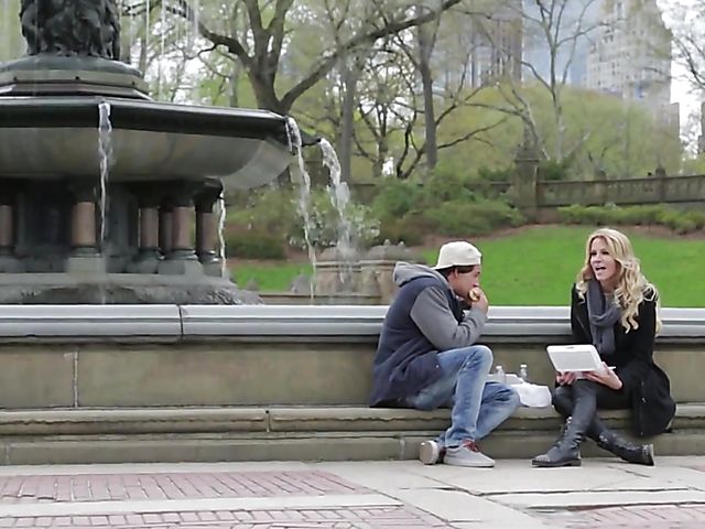 Beautiful MILF Jessica Drake fucks a boy on Christmas