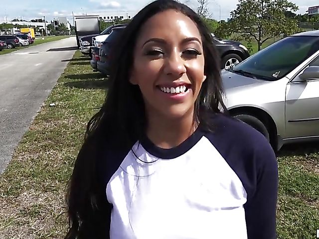 Outdoor sex with cash-hungry busty hottie Priya Price