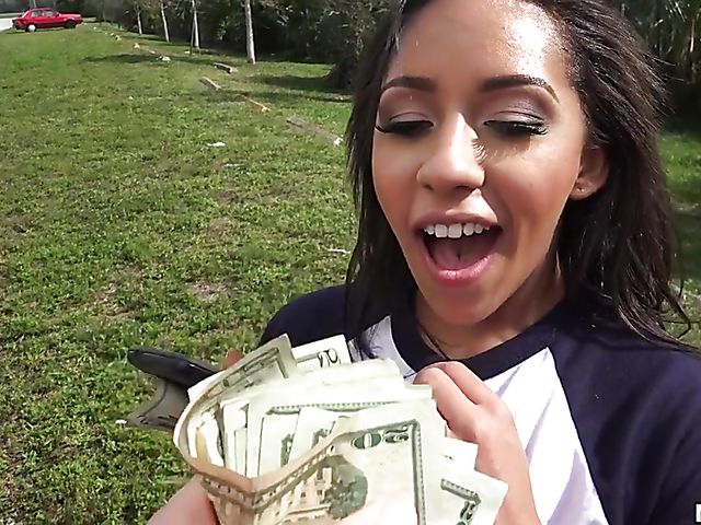 Outdoor sex with cash-hungry busty hottie Priya Price