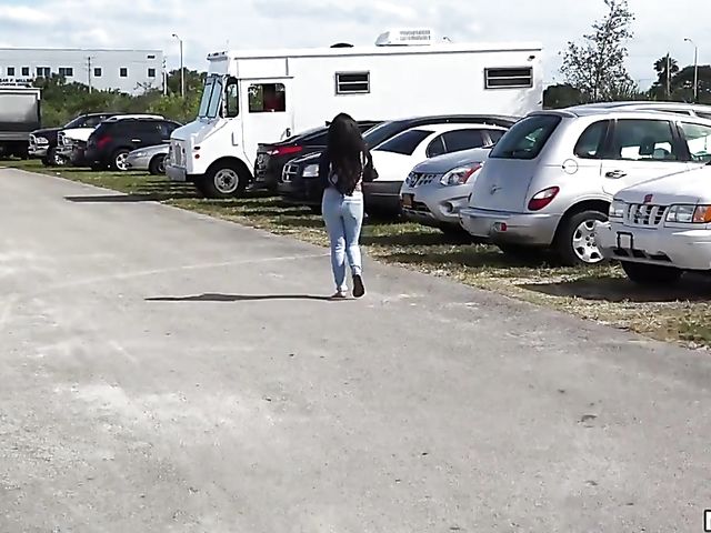 Outdoor sex with cash-hungry busty hottie Priya Price