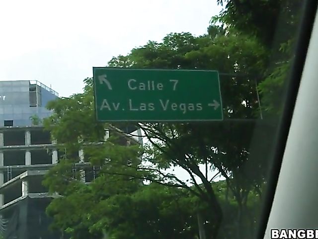 Car sex with sweet Colombian slut Suzan