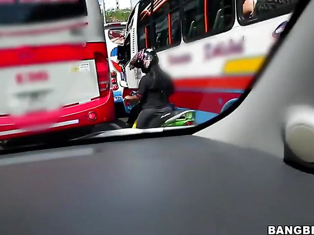 Car sex with sweet Colombian slut Suzan