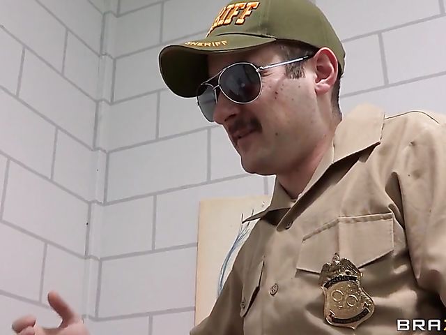 Alexis Grace - Tit job lucky prisoner Will Powers won't forget