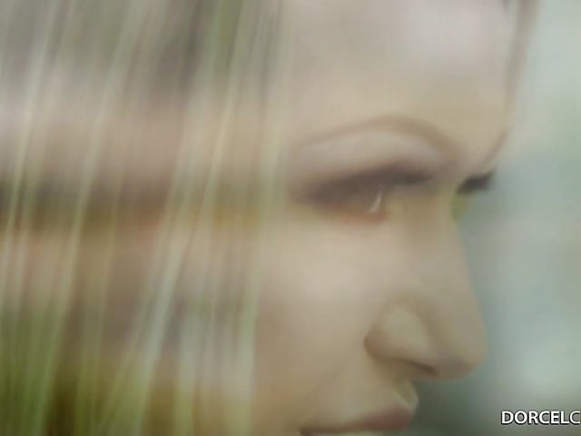 Two MILFs Ania Kinski and Amber Jayne do a guy