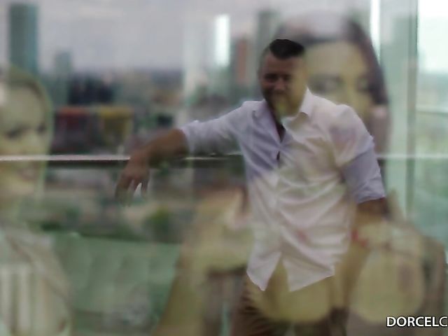 Two MILFs Ania Kinski and Amber Jayne do a guy