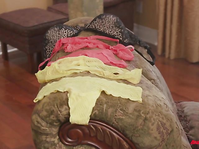 Angela White's huge naturals for Tommy Gunn