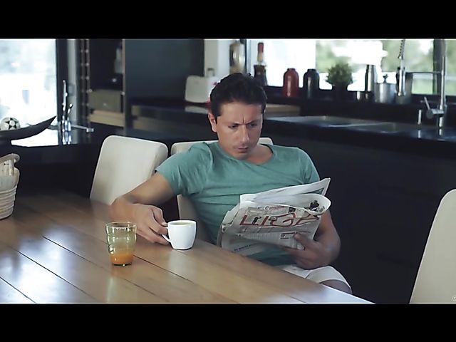 Luna Corazon's black pussy for a white guy on breakfast 