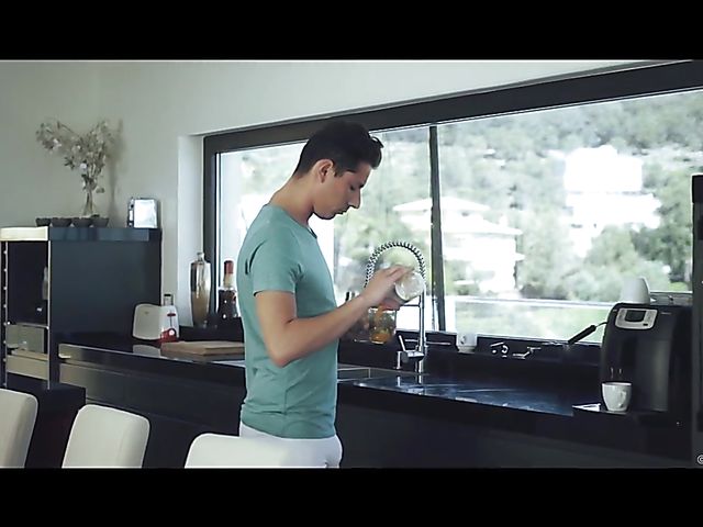 Luna Corazon's black pussy for a white guy on breakfast 