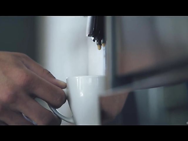 Luna Corazon's black pussy for a white guy on breakfast 