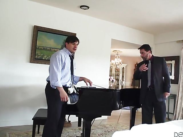 Cheating wife Olivia Wilder fucks loser Anthony Rosano