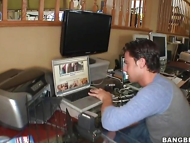 Bootylicious brown bunny Anita Peida gets slammed