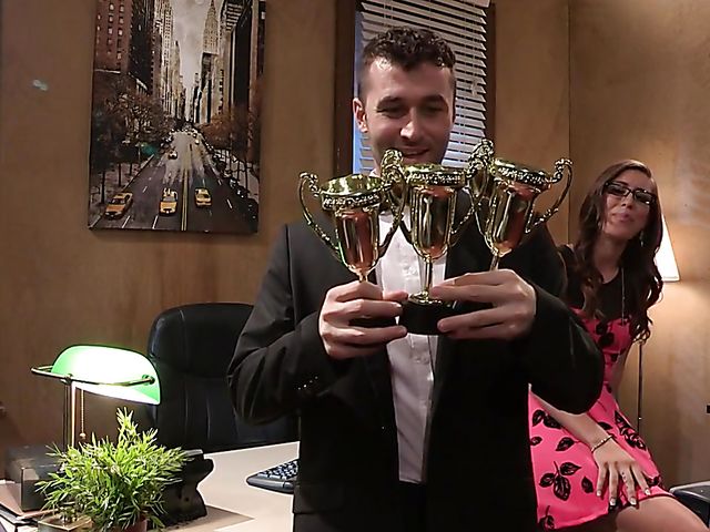 Rilynn Rae and James Deen office sex  and facial