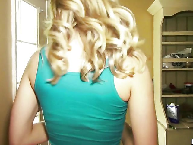 Alli Rae and MILF Ava Addams threesome with a lucky dude