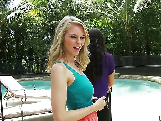 Alli Rae and MILF Ava Addams threesome with a lucky dude