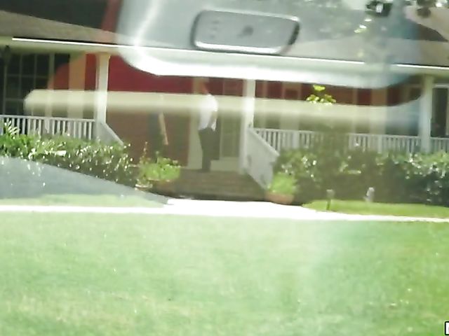 Alli Rae and MILF Ava Addams threesome with a lucky dude