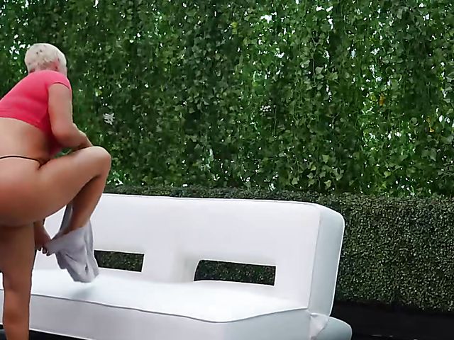 Huge ass anal mommy Sara loves it black