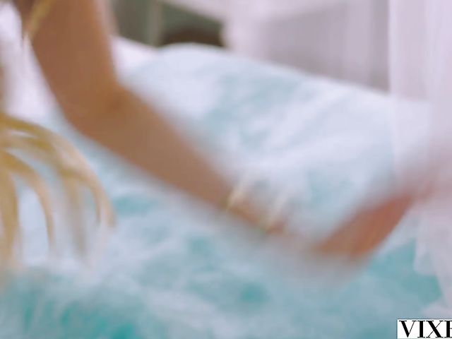 Squirt fuck with young model Haley Reed