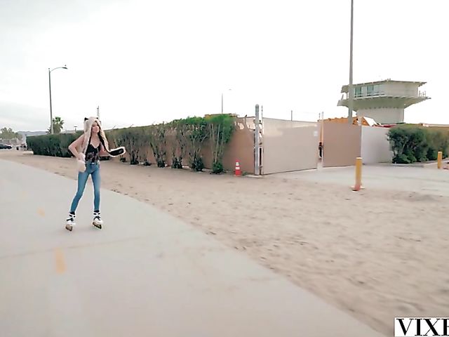 Squirt fuck with young model Haley Reed