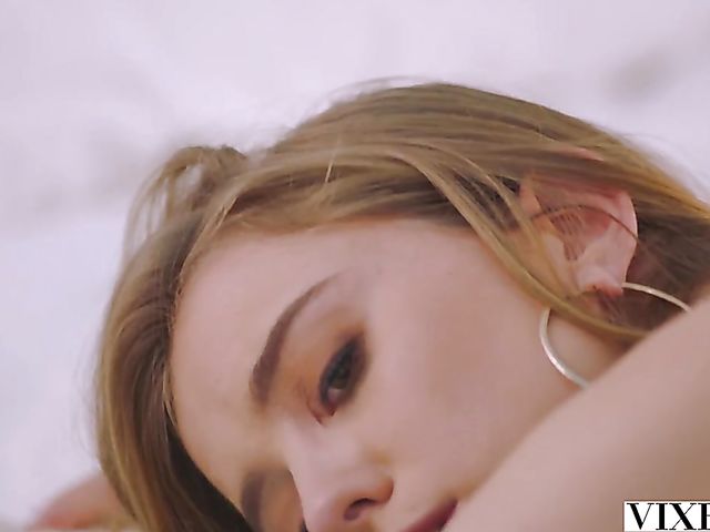 Squirt fuck with young model Haley Reed