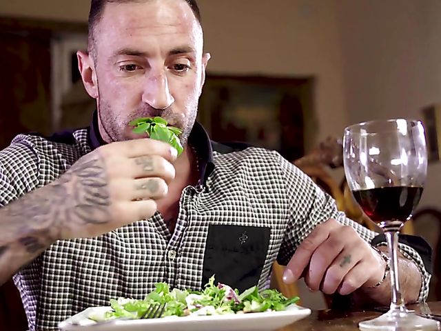 Venus Afrodita - Blow job under the table on dinner